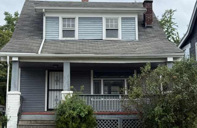 Garfield Heights single home/Owner pays water/Sewer Gallery 1