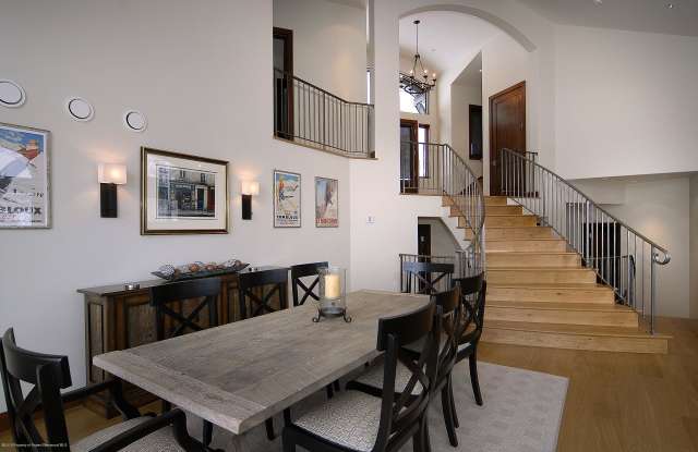 261 Edgewood Lane Gallery 3