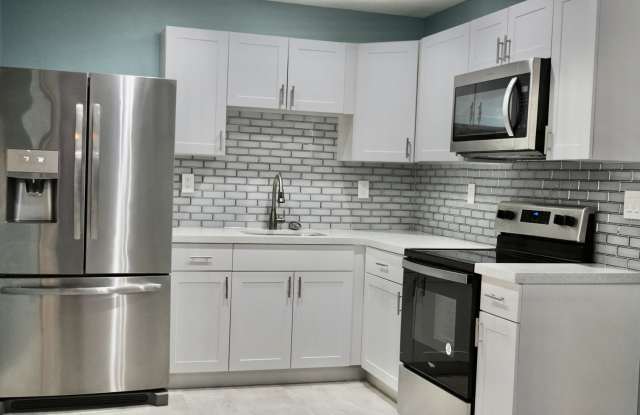 2901 SW 68th Ave photos photos