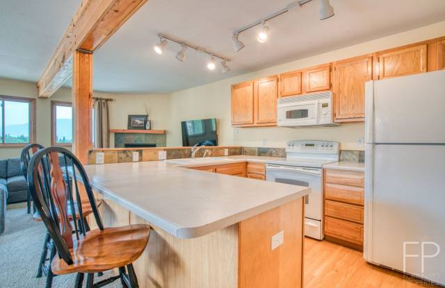 High End Condo in Wildernest.  Includes almost all Utilities!  Won't last!!  Furnished! photos photos