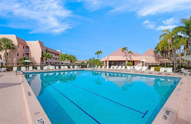 300 Forest Lakes Blvd unit: 102 photos photos