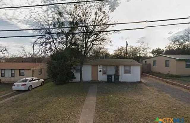 108 W Hallmark Avenue - 108 West Hallmark Avenue, Killeen, TX 76541 108 W Hallmark Avenue - 108 West Hallmark Avenue, Killeen, TX 76541