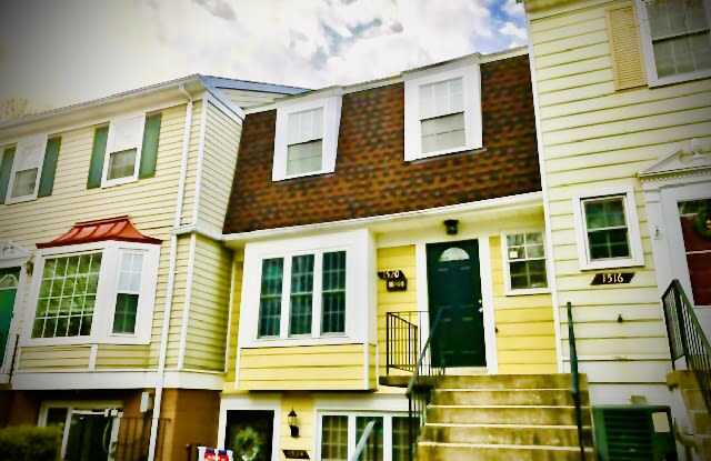 1520 Lowell Ct Gallery 2