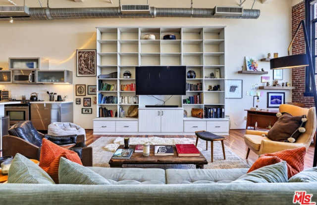 1850 Industrial St Gallery 4