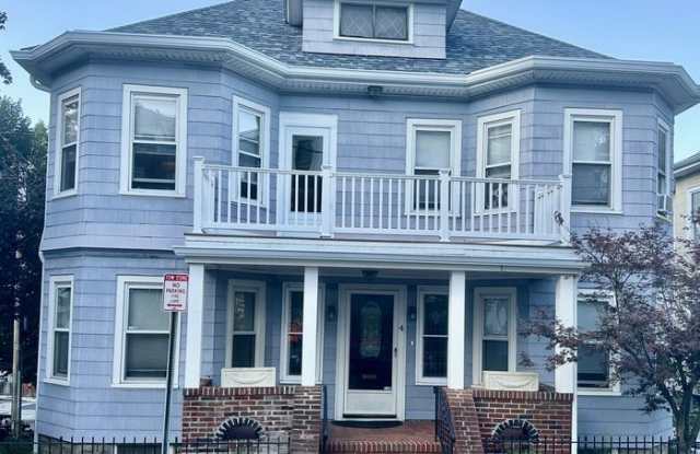 4 Douglas Avenue Gallery 1