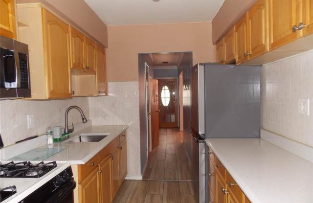 2927 Throop Avenue photos photos