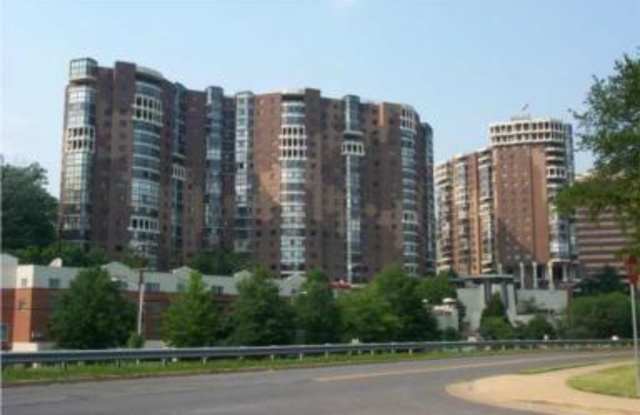 PENTHOUSE CONDO! ROSSLYN! photos photos