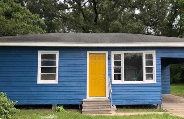 101 Narcisse Street photos photos