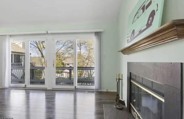 158 FIRETHORNE TRL Gallery 2