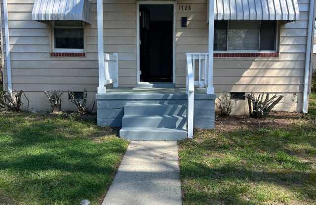2 BR / 1 BA  Renovated home near VCU in Byrd Park Area! Pets considered! Available April 15st! photos photos