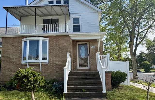 312 Victoria Boulevard photos photos