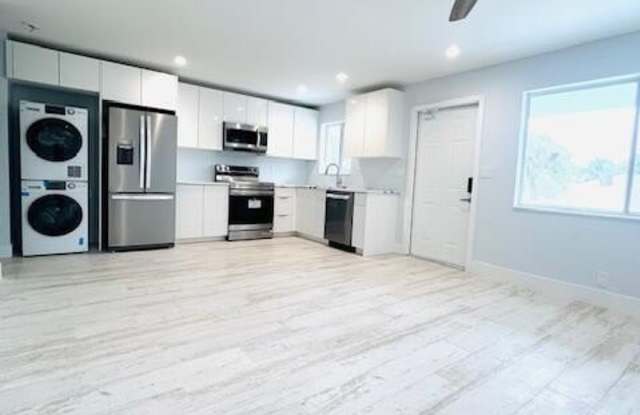 206 SE 1st Avenue photos photos