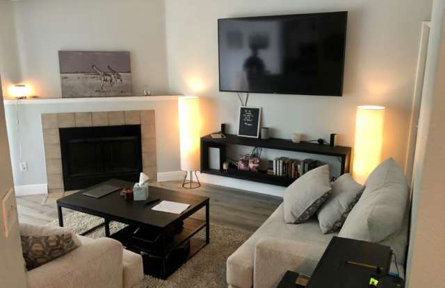 8702 Mallard Reserve Dr 203 Gallery 3