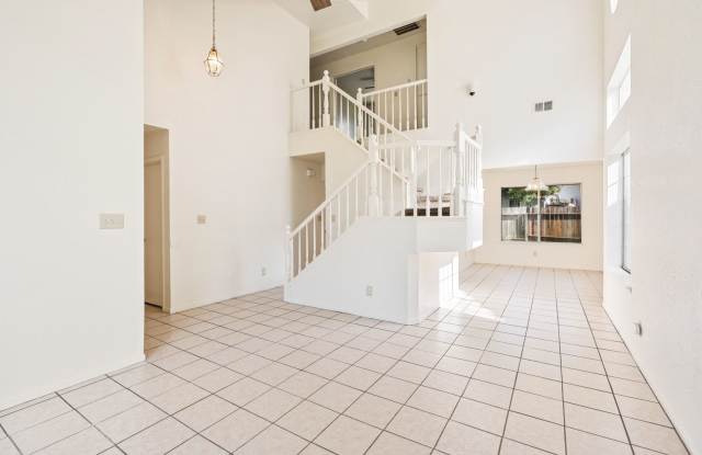Beautiful 4BR/3BA  home in Clovis Schools District Gallery 3