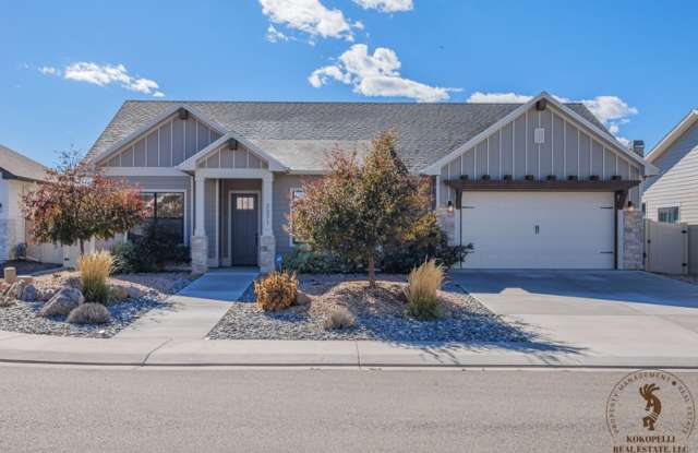 2371 Green Apple Drive Gallery 1