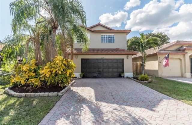 12230 SW 137th Ter photos photos