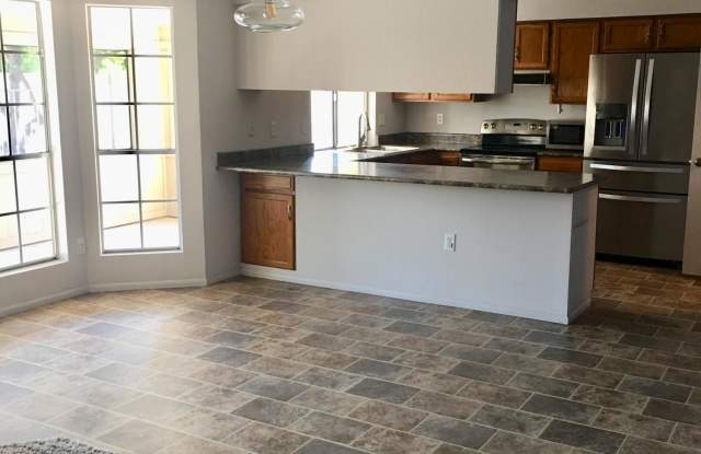 2025 S LONGMORE -- Gallery 4