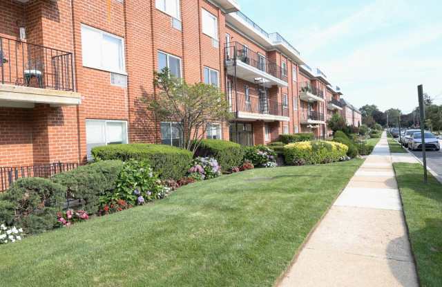 85 S Centre Ave - 85 South Centre Avenue, Rockville Centre, NY 11570