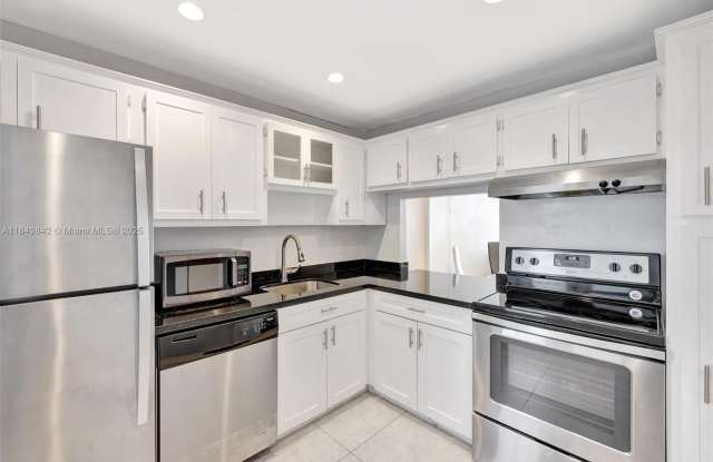 3181 S Ocean Dr photos photos