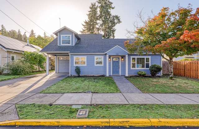 Charming Silverton Home Near Downtown - 210 Adams Avenue, Silverton, OR 97381