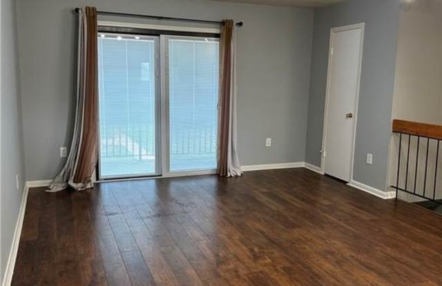 404 N Oaks Boulevard Gallery 4