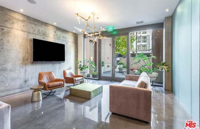 1111 S Grand Avenue Gallery 3
