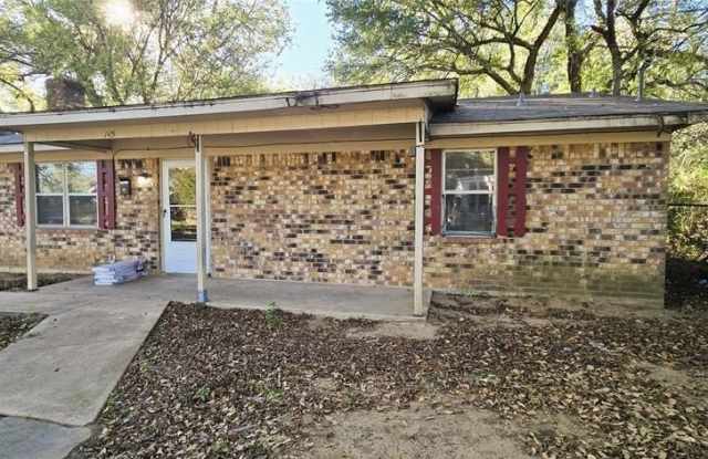 145 11th Street NE - 145 11th Street Northeast, Paris, TX 75460