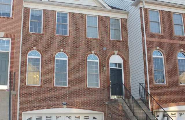 22623 UPPERVILLE HEIGHTS SQUARE - 22623 Upperville Heights Square, Loudoun Valley Estates, VA 20148