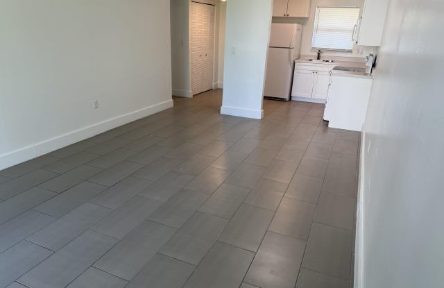 8225 SUNRISE LAKES Boulevard Gallery 4