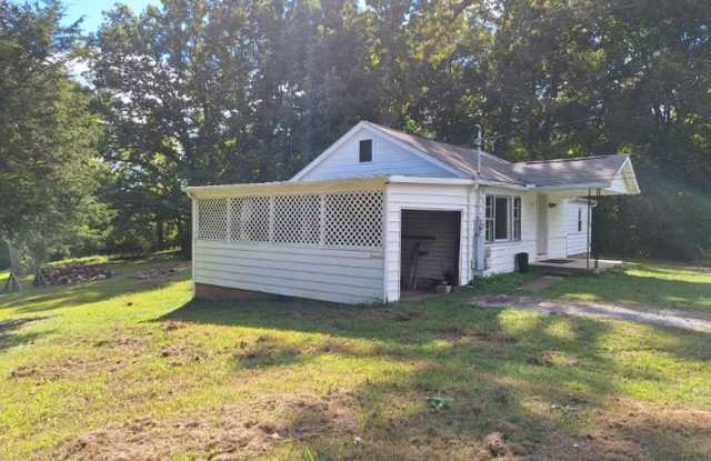 Knoxville 37914 - 3 bedroom, 2 bath home - Contact Tara Hayes (865) 242-8010 Gallery 4
