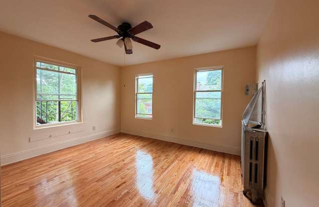 Charming 3BR Duplex in Poughkeepsie Gallery 1