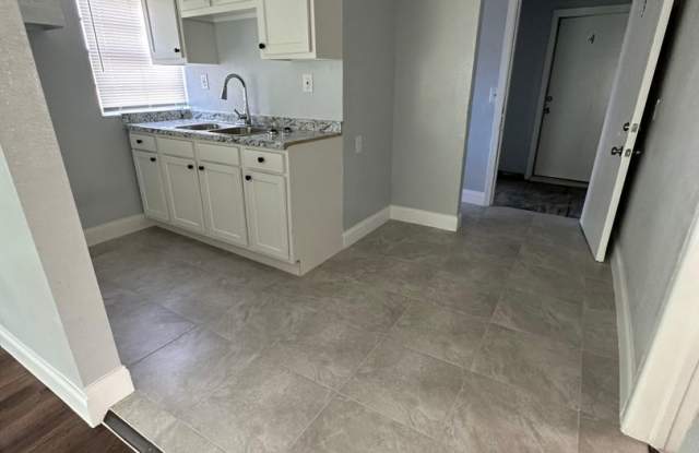 1039 Phelps St #1-4. Jacksonville, FL 32206 photos photos