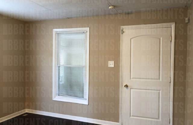 1009 Auburn Street, Gallery 3
