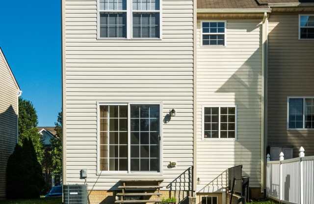 211 MARY JANE LANE Gallery 4