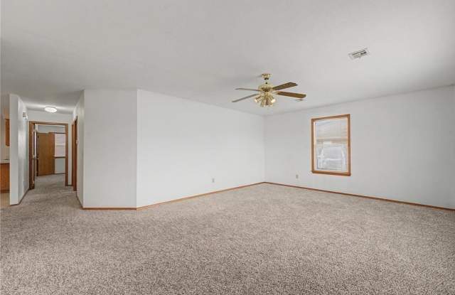 194 Hall Drive Gallery 2