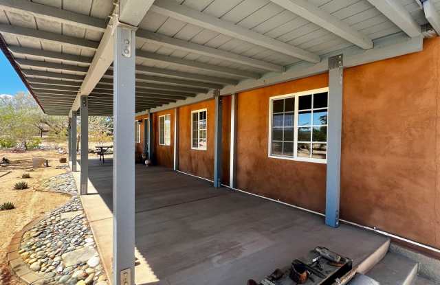 Charming 3-Bedroom Home for Rent in Landers, CA w SPA photos photos