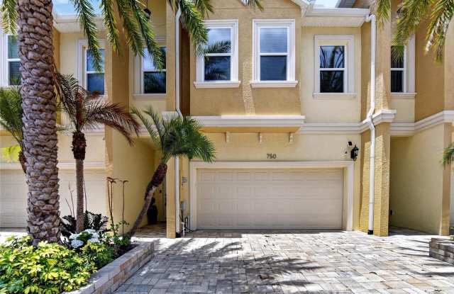 750 GRAND CYPRESS Lane Gallery 1