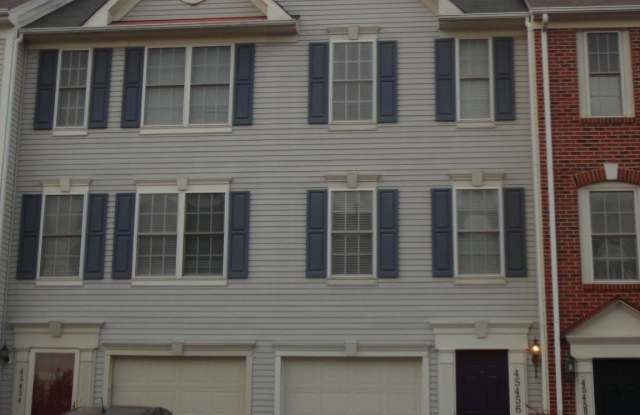 45456 BLUEMONT JUNCTION SQUARE Gallery 2