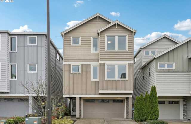 Beautiful 4 Bedroom Home For Rent Starting July 1st! photos photos
