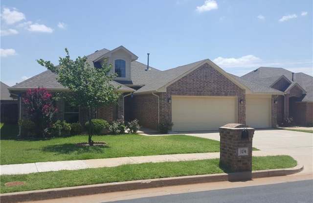 Edmond (3) Bed/(2) Bath in Gated Community! Avail NOW! - 124 Kimberly Drive, Edmond, OK 73003
