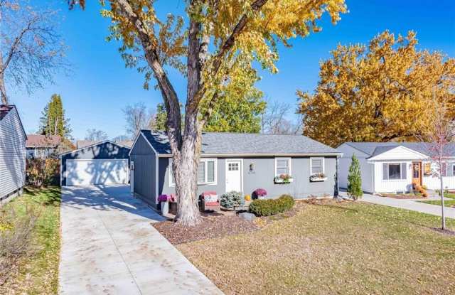 112514 Washington Lane - 112514 East Washington Lane, Chaska, MN 55318