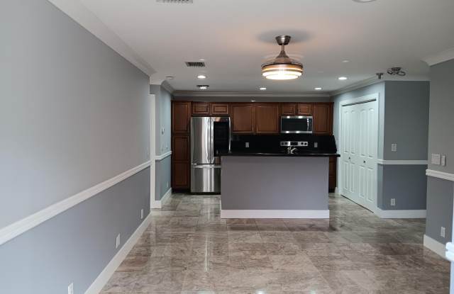 3440 PINEWALK Drive N Gallery 2