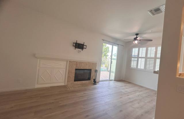 Milano Community : Beautiful 2 Bedroom 2.5 Bath Attached Townhouse in Gate Community, Gallery 3