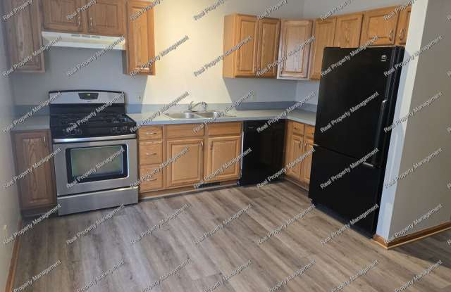 Spacious 2nd Floor 2 Bedroom Apartment Gallery 3