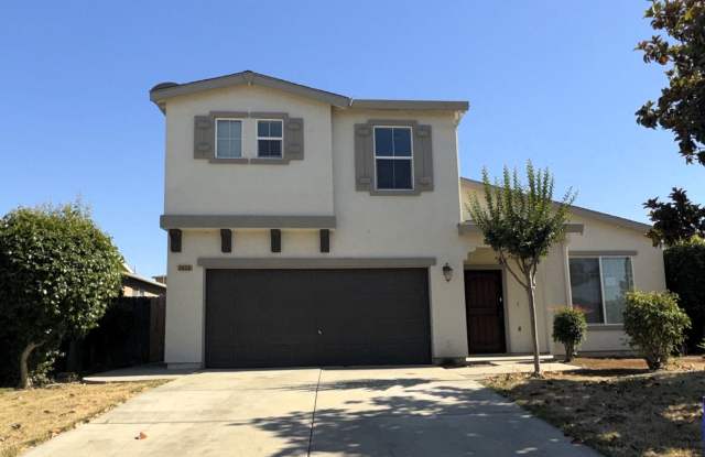 SECTION 8 WELCOME! SOLAR INCLUDED!! Dinuba 4 Bedroom Home! photos photos