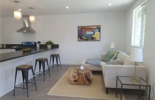 5927 Topeka Drive Gallery 3