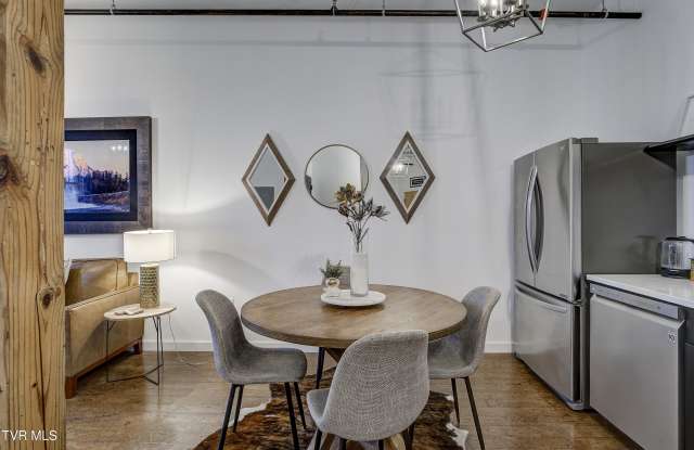 The Remington Bristol Gallery 4