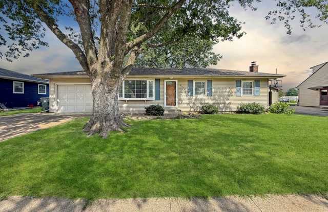 3-Bed House in Cedar Falls - Available November! Gallery 1