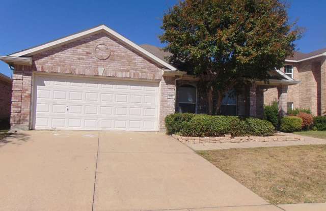 1016 Grand National - 1016 Grand National Boulevard, Fort Worth, TX 76179