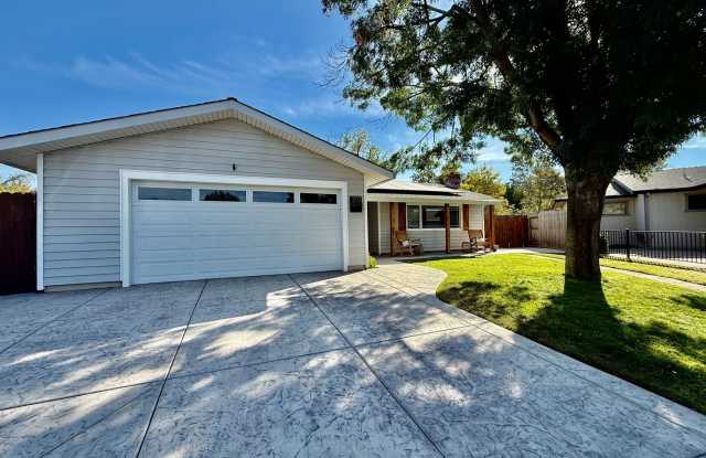 Home with a pool and RV access available NOW Gallery 1